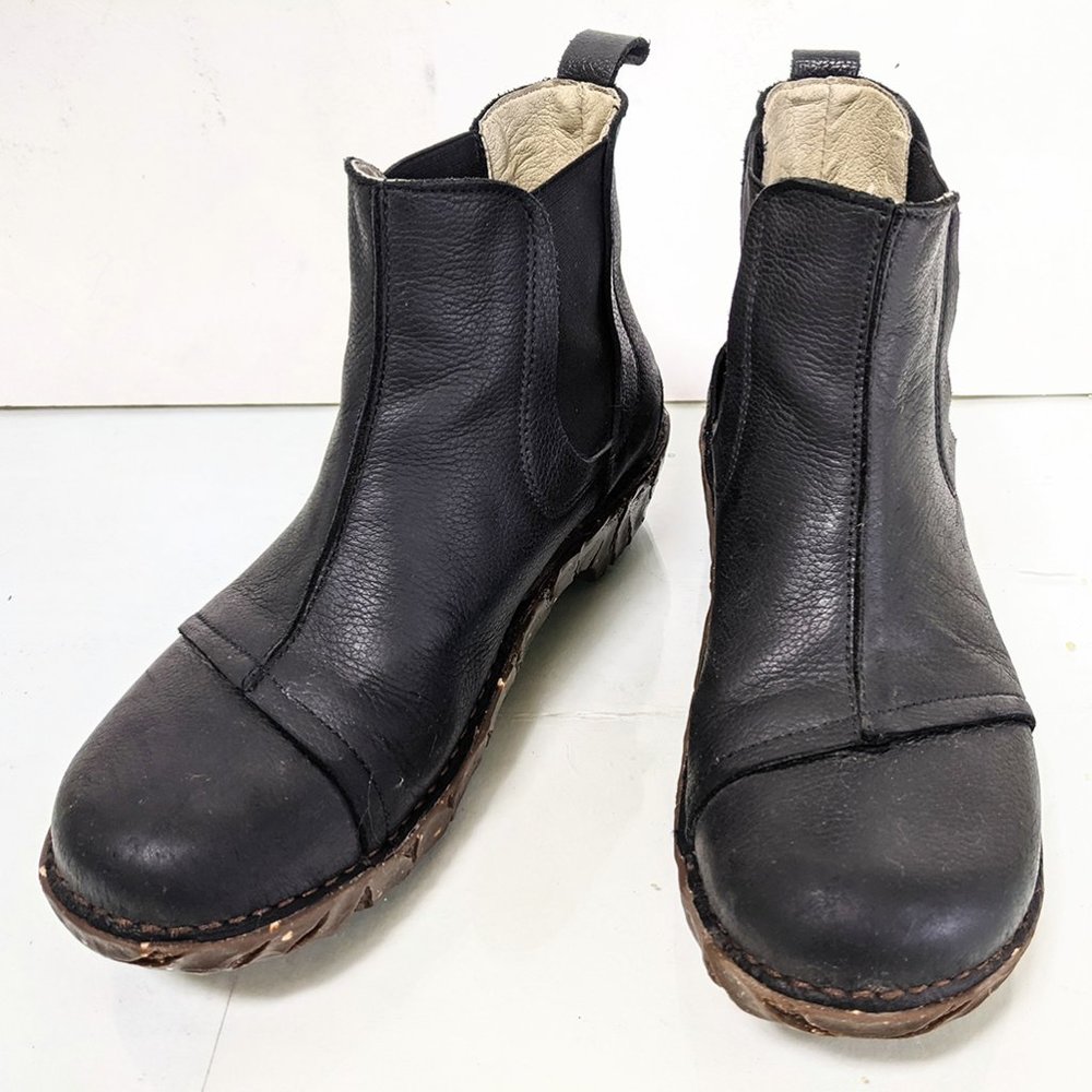 El Naturalista black leather boots sz 39
